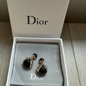 Christian Dior Tribales earrings in matt black and gold
